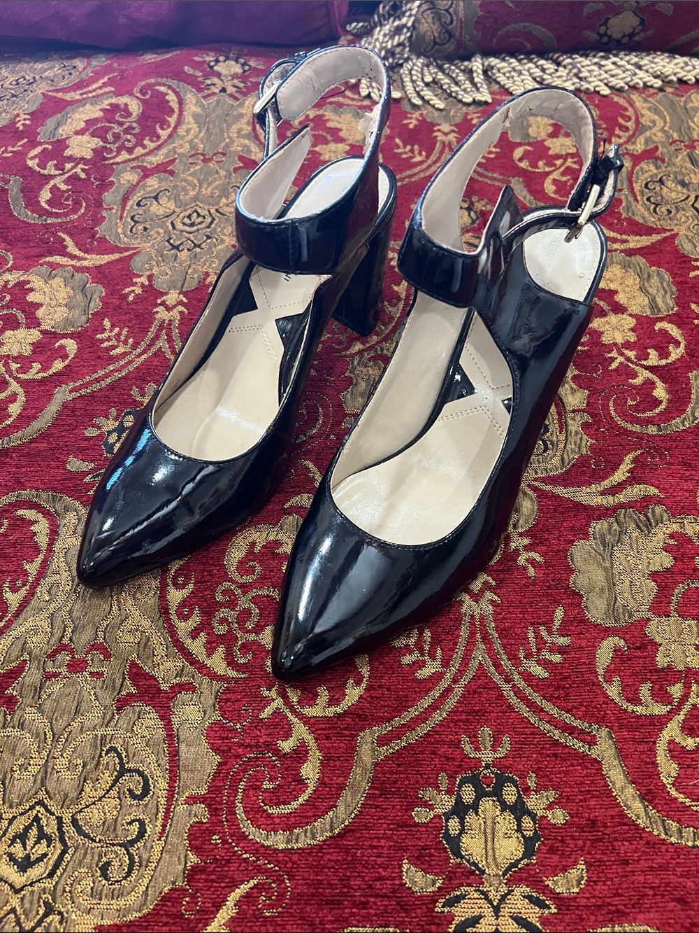 Adrienne Vittadini Black Patent Pointed Slingback Pumps